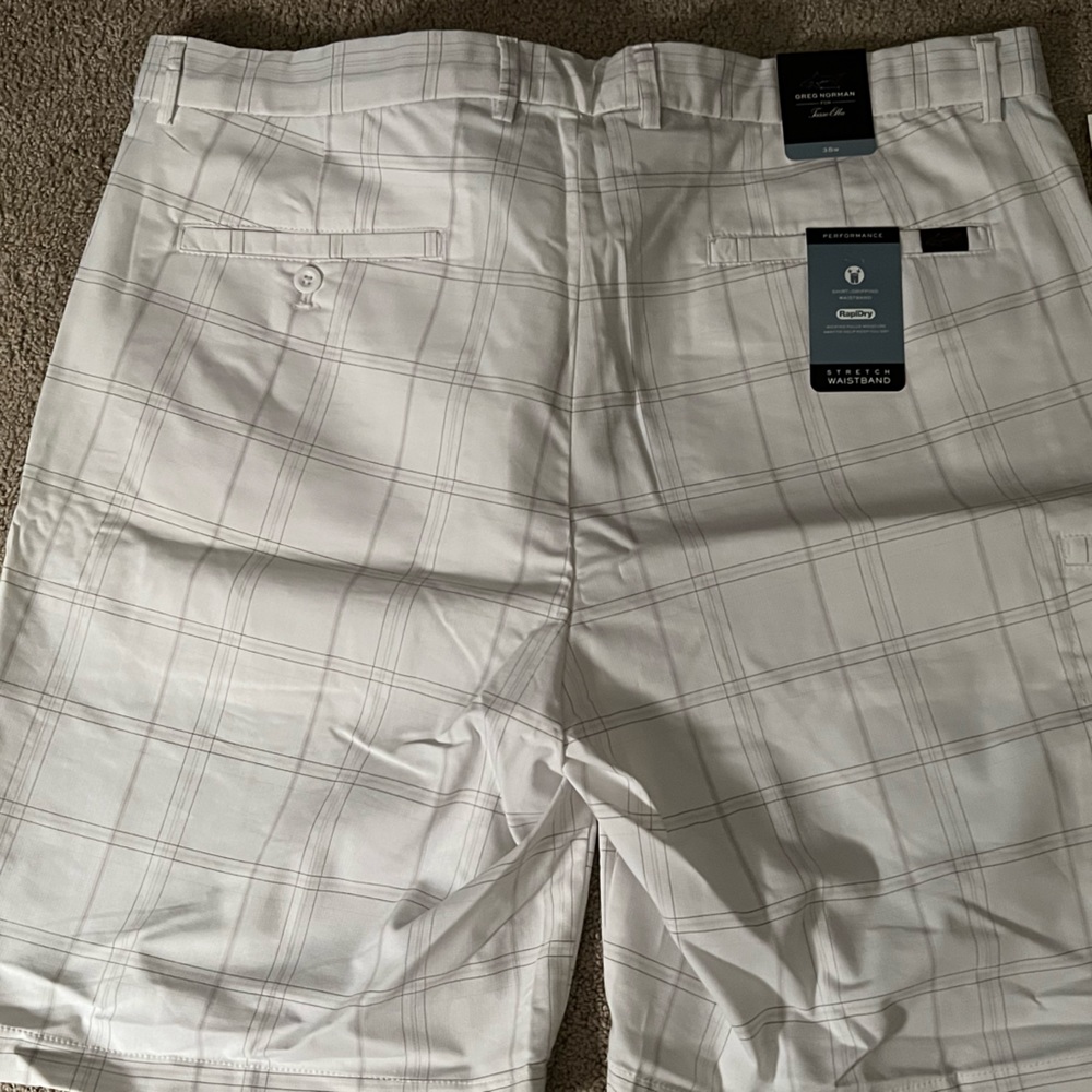 Mens Greg Norman Golf Shorts - Size 38 - Never worn with tag